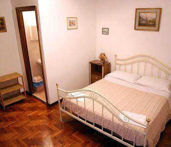 On The Rainbow Bed & Breakfast Roma